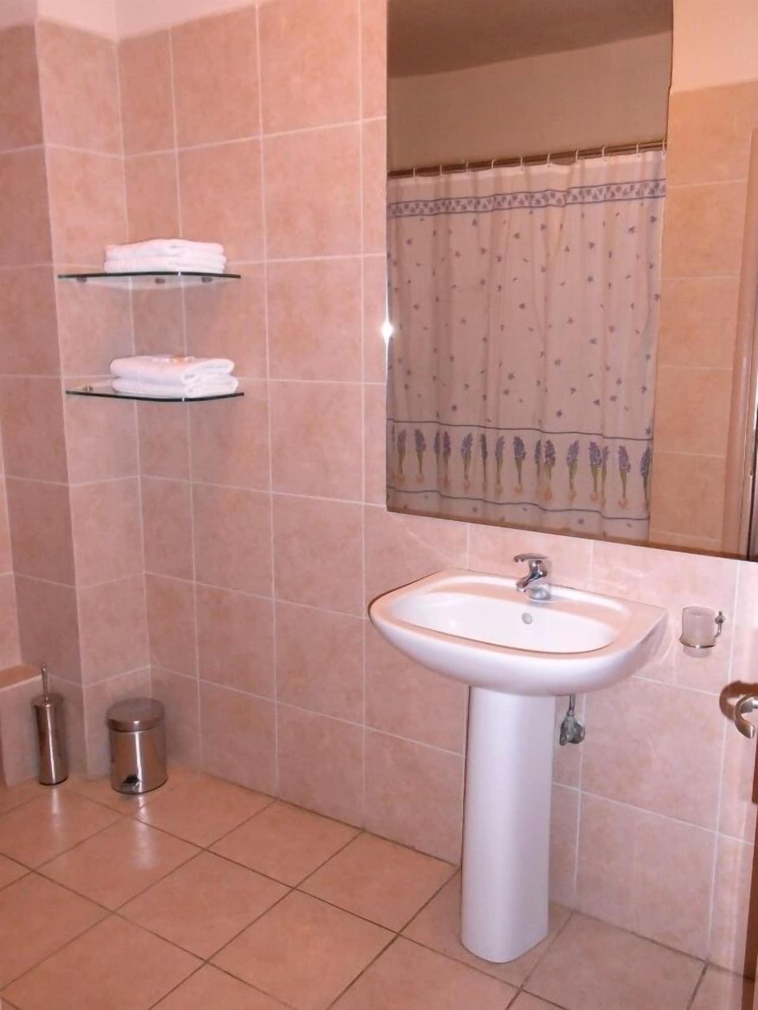 פלטניאס Lambrinos Suites מראה חיצוני תמונה