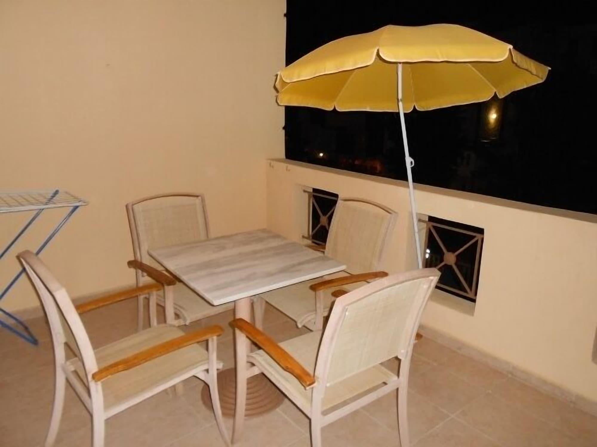 פלטניאס Lambrinos Suites מראה חיצוני תמונה