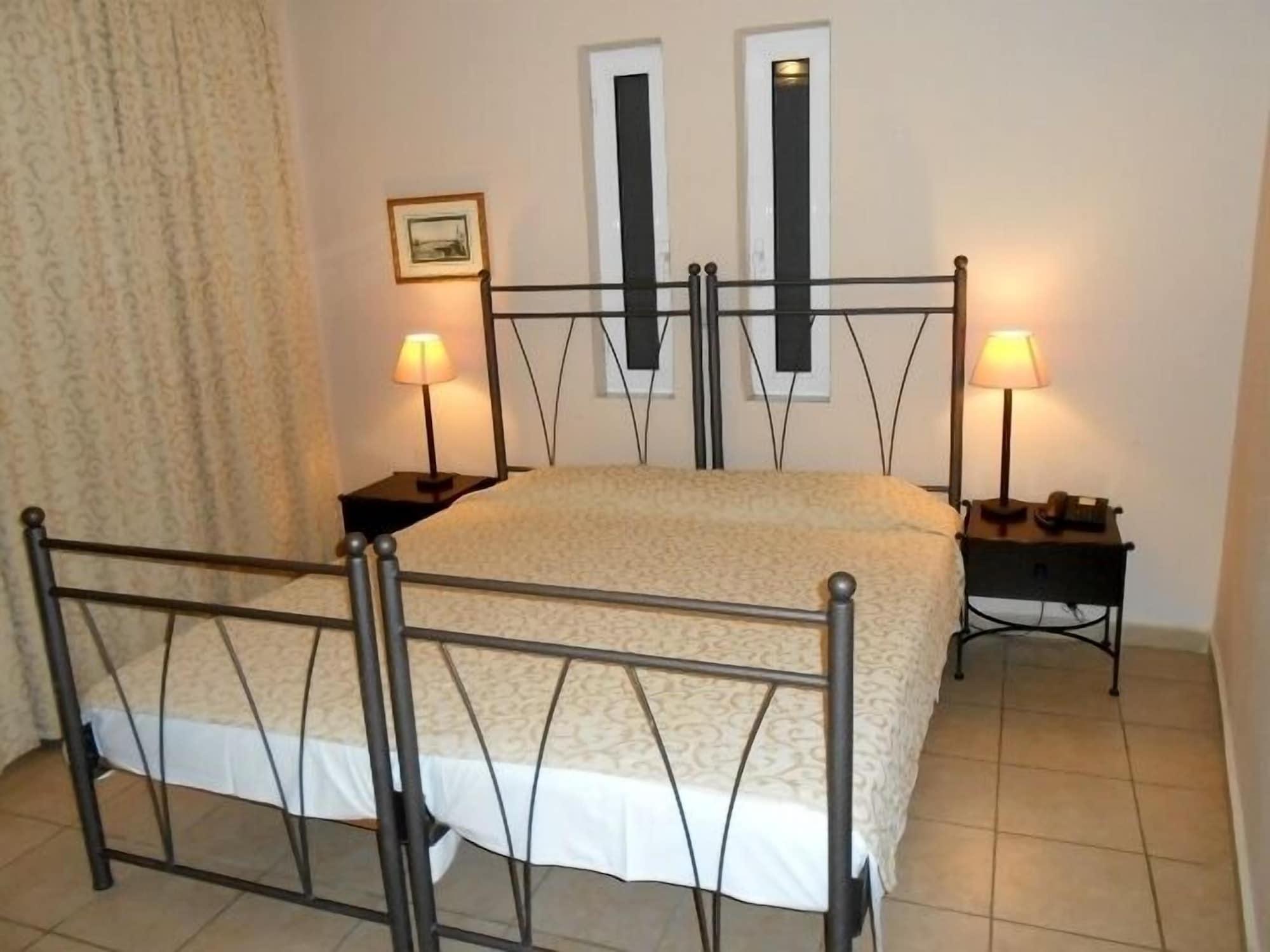 פלטניאס Lambrinos Suites מראה חיצוני תמונה
