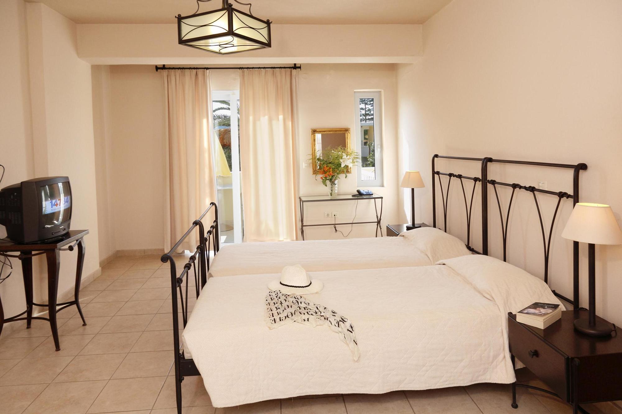 פלטניאס Lambrinos Suites מראה חיצוני תמונה