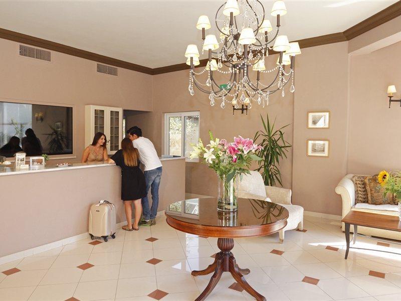 פלטניאס Lambrinos Suites מראה חיצוני תמונה
