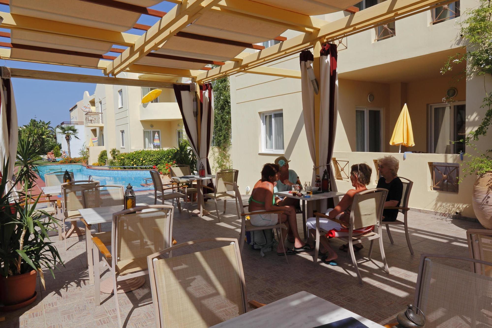 פלטניאס Lambrinos Suites מראה חיצוני תמונה