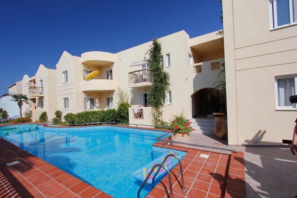 פלטניאס Lambrinos Suites מראה חיצוני תמונה